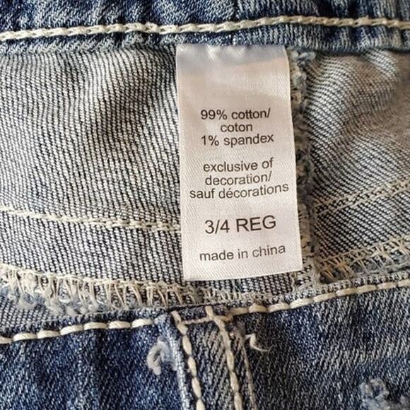 Maurice's Women's Distressed Frayed Jeans Tapered Legs flower print Size 3/4 - Picture 5 of 8